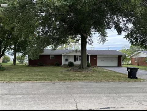 851 E Bedford St, Marshfield, MO 65706 photo 1