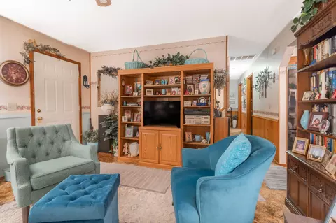 114 S Drenda Ave, Republic, MO 65738 photo 3