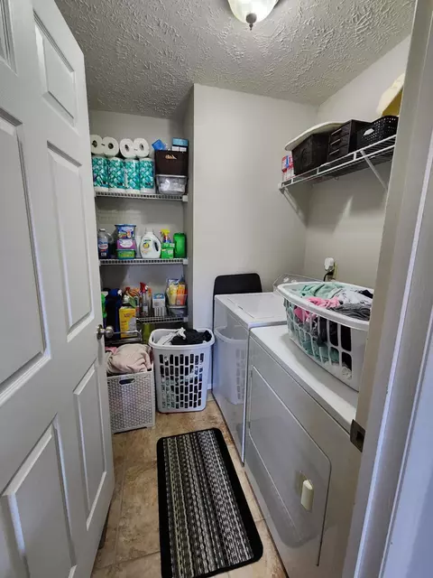 335 W Summit St, Aurora, MO 65605 photo 13