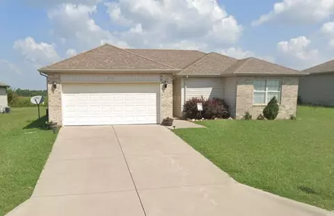 335 W Summit St, Aurora, MO 65605 photo 1
