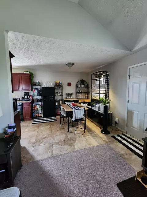 335 W Summit St, Aurora, MO 65605 photo 7