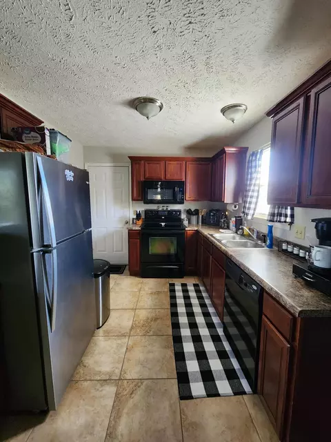335 W Summit St, Aurora, MO 65605 photo 6