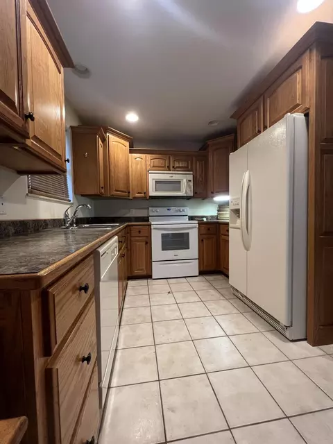621 E Bedford St, Marshfield, MO 65706 photo 8
