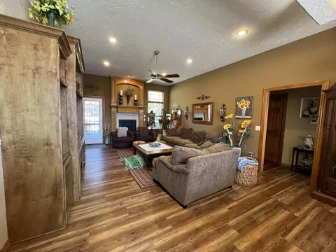 5095 E Copper Ridge St, Springfield, MO 65809 photo 3