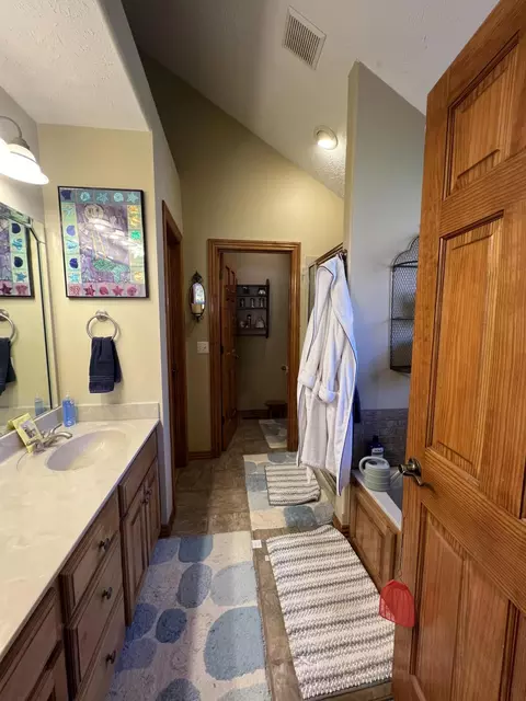 5095 E Copper Ridge St, Springfield, MO 65809 photo 9