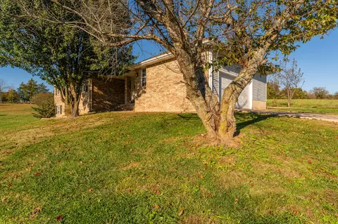 284 Crimson Cir, Ozark, MO 65721 photo 2