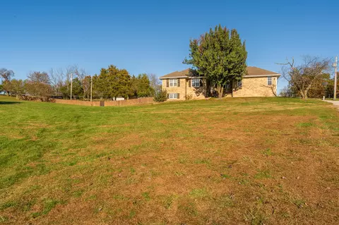 284 Crimson Cir, Ozark, MO 65721 photo 3