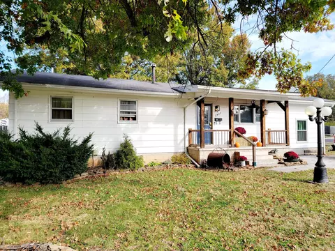 2907 W Mount Vernon St, Springfield, MO 65802