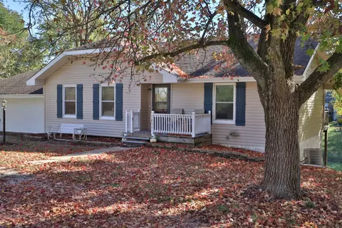 1404 E Sycamore St, Ozark, MO 65721 photo 2