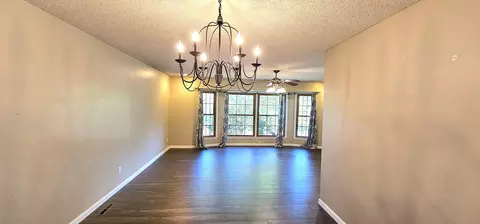 3155 S Valley View Ave, Springfield, MO 65804 photo 8