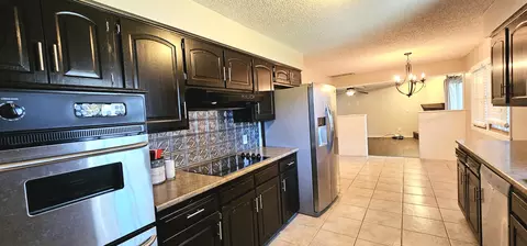 3155 S Valley View Ave, Springfield, MO 65804 photo 5