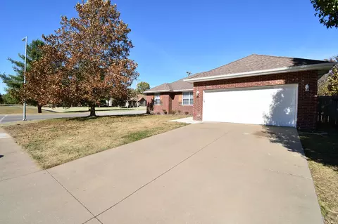 1005 Jendel St, Nixa, MO 65714 photo 2