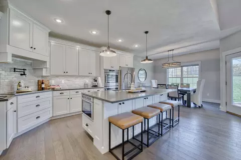 2549 E Olde Ivy St, Springfield, MO 65804 photo 13
