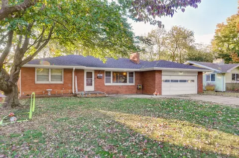 1911 S Glencrest Dr, Springfield, MO 65804 photo 3