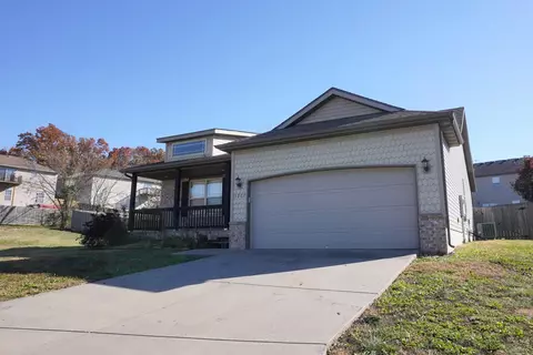 1202 W Canton Ct, Ozark, MO 65721 photo 2