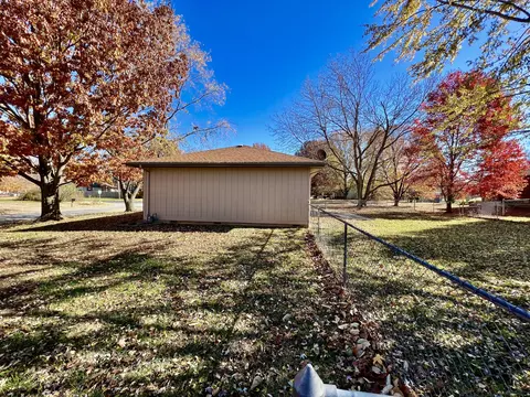 614 E Dyann Dr, Nixa, MO 65714 photo 5