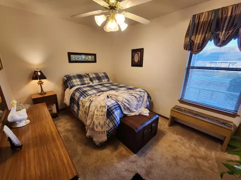 Bedroom - 310 Heritage Estates Rd, Branson, MO 65616 photo 9 of 11