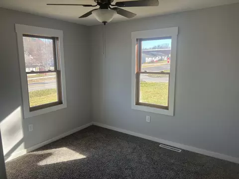 100 W Maple St, Mansfield, MO 65704 photo 9