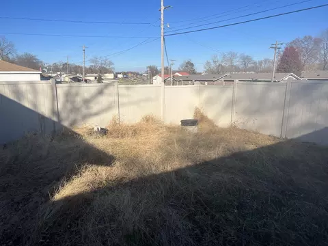 100 W Maple St, Mansfield, MO 65704 photo 18