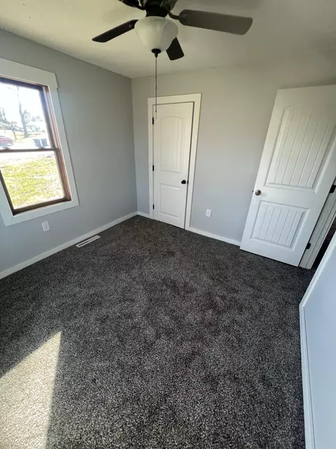 100 W Maple St, Mansfield, MO 65704 photo 10