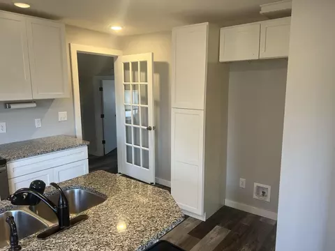 100 W Maple St, Mansfield, MO 65704 photo 4