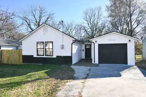 2316 W Nichols St, Springfield, MO 65802