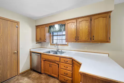 587 S Bradford Ave, Nixa, MO 65714 photo 11
