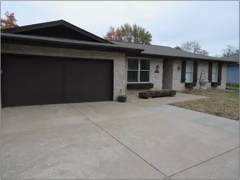 1423 E Buena Vista St, Springfield, MO 65804 photo 2