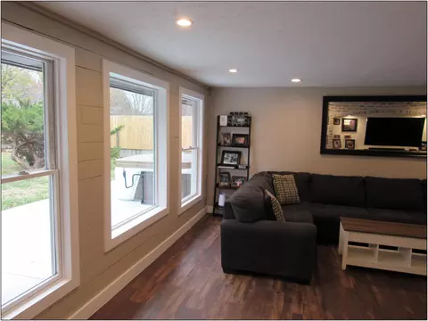 1423 E Buena Vista St, Springfield, MO 65804 photo 14