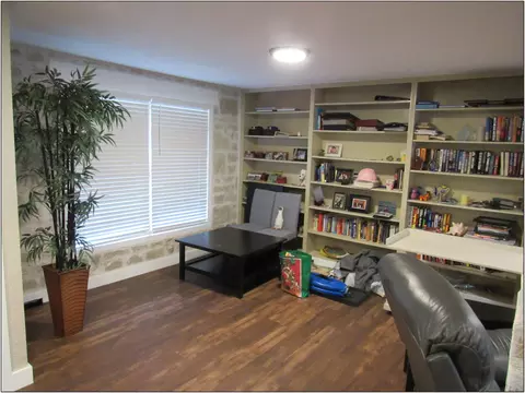 1423 E Buena Vista St, Springfield, MO 65804 photo 7