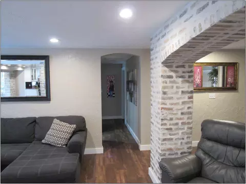 1423 E Buena Vista St, Springfield, MO 65804 photo 11