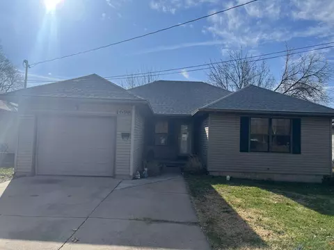 1698 E Dale St, Springfield, MO 65803