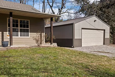 225 W Main St, Crane, MO 65633 photo 3
