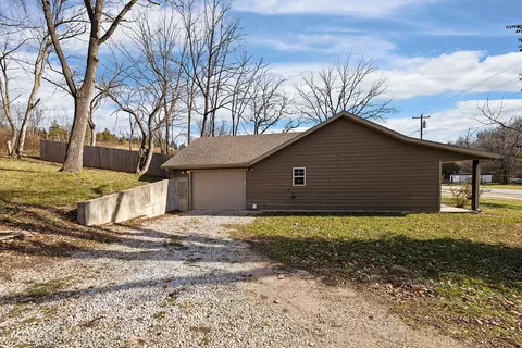225 W Main St, Crane, MO 65633 photo 4