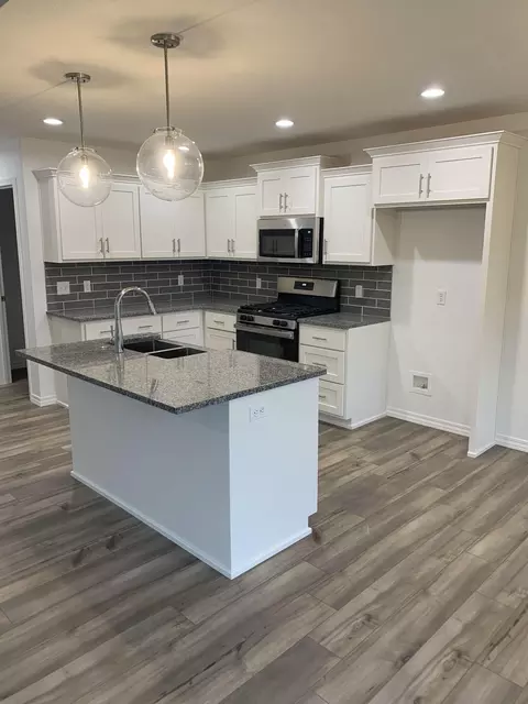 1447 Lyon Ave, Republic, MO 65738 photo 4