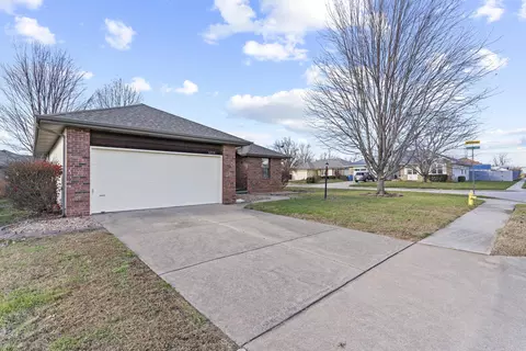3207 S Westwood Ave, Springfield, MO 65807 photo 2