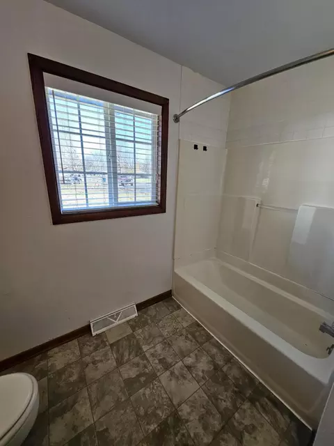 501 Highland Ave, Monett, MO 65708 photo 7