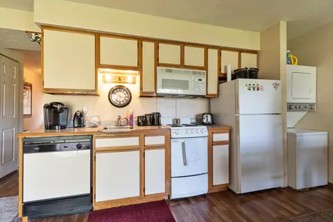 Kitchen - 2 Memory Ln #2, Branson, MO 65616 photo 1 of 2