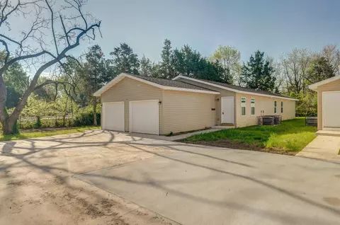 Exterior - 1610 W Ab W Scott St, Springfield, MO 65802 photo 10 of 14