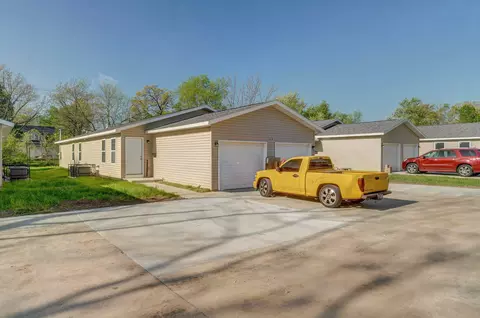 Exterior - 1610 W Ab W Scott St, Springfield, MO 65802 photo 11 of 14