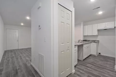 Kitchen - 1610 W Ab W Scott St, Springfield, MO 65802 photo 1 of 5