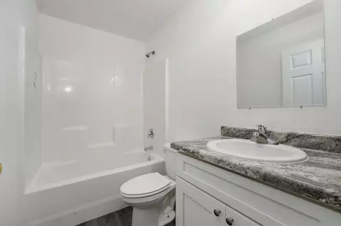 Bath - 1610 W Ab W Scott St, Springfield, MO 65802 photo 5 of 7