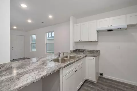 Kitchen - 1610 W Ab W Scott St, Springfield, MO 65802 photo 2 of 5