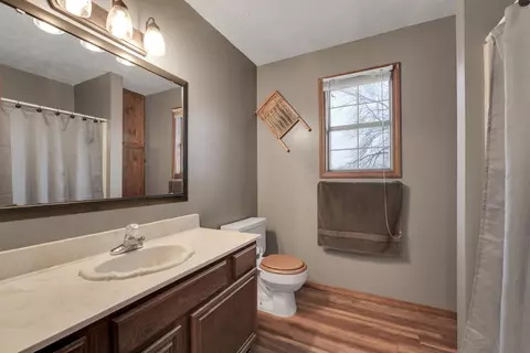 Bath - 1302 S 14th Ave, Ozark, MO 65721 photo 4 of 4