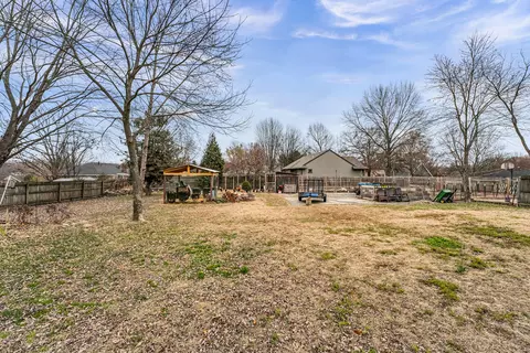 Exterior - 1302 S 14th Ave, Ozark, MO 65721 photo 16 of 19