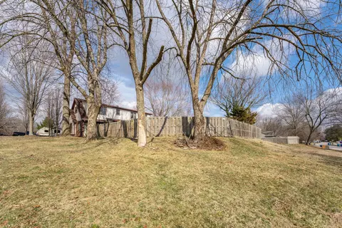 Exterior - 1302 S 14th Ave, Ozark, MO 65721 photo 17 of 19