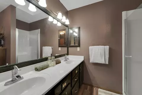 Bath - 1302 S 14th Ave, Ozark, MO 65721 photo 2 of 4