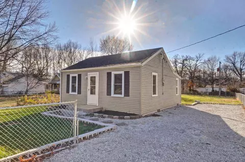 1722 W Webster St, Springfield, MO 65802