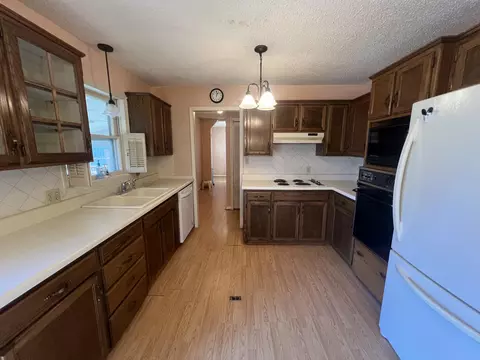 807 Hillcrest Dr, Monett, MO 65708 photo 9