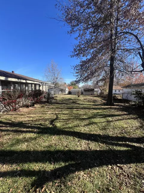 807 Hillcrest Dr, Monett, MO 65708 photo 5